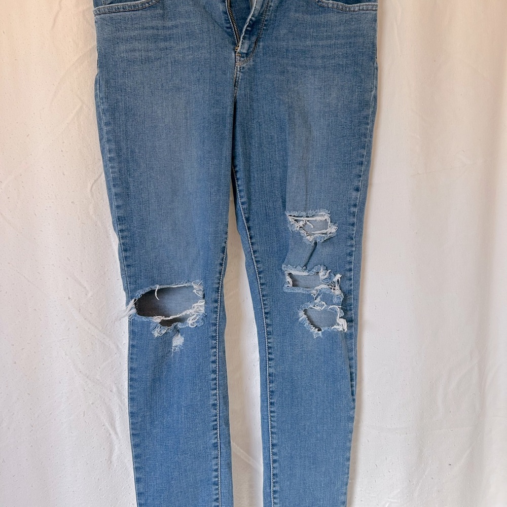 Women’s Levi skinny Jeans